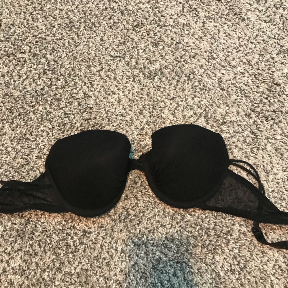 Kathy Ireland inmates 34B black bra